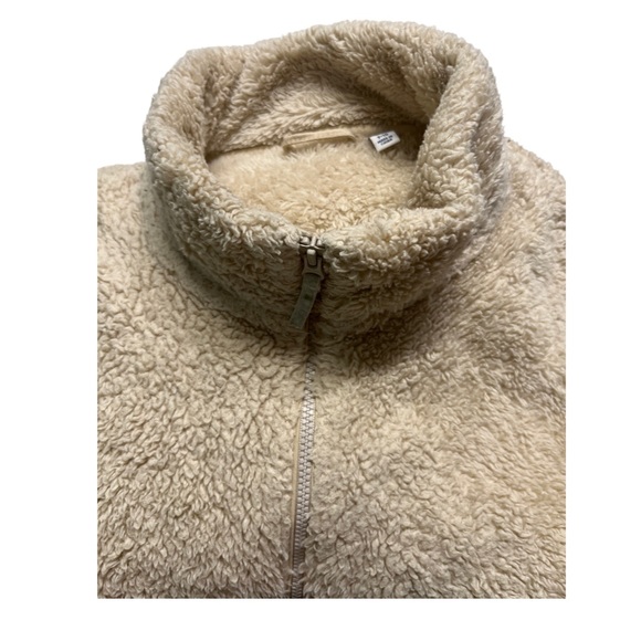 Uniqlo fuzzy zip up - 9-10Y - Picture 3 of 3